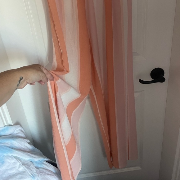 ✅Super cute size small wide leg pant - Picture 2 of 4